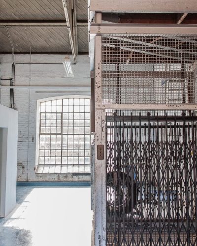 building-17-weedon-bec-internal-vintage-lift-2