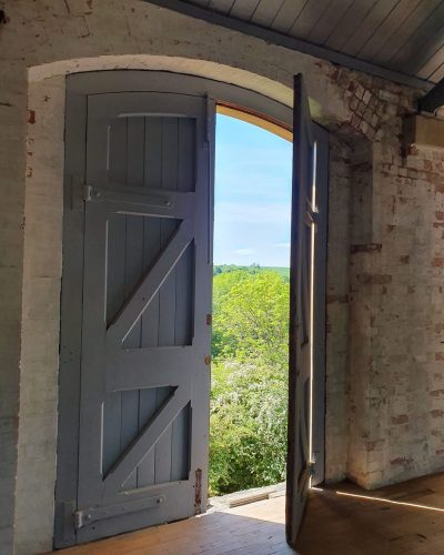 building-17-weedon-bec-internal-vintage-winch