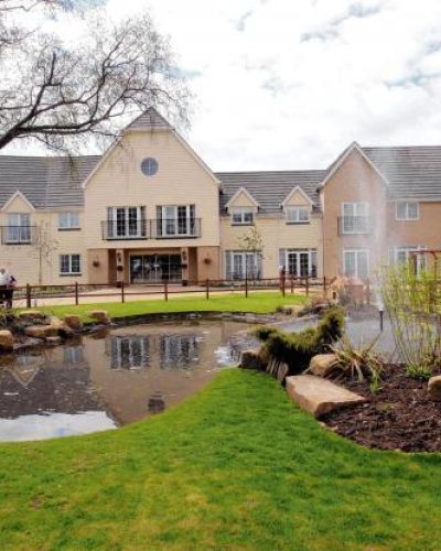 silversprings-care-home-pond